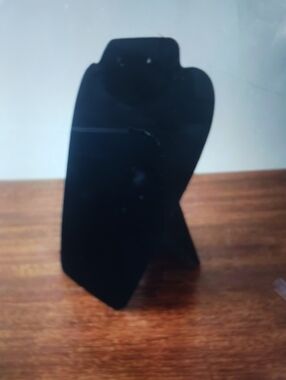 Velvet Neckless  Display